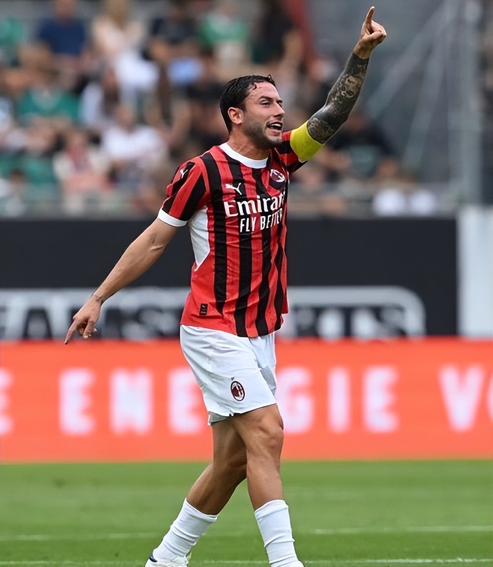 星空体育在线登录包含AC米兰今夜队长鼓劲，志在足总杯名次提升，更衣室稳定，阵容厚度经受考验的词条