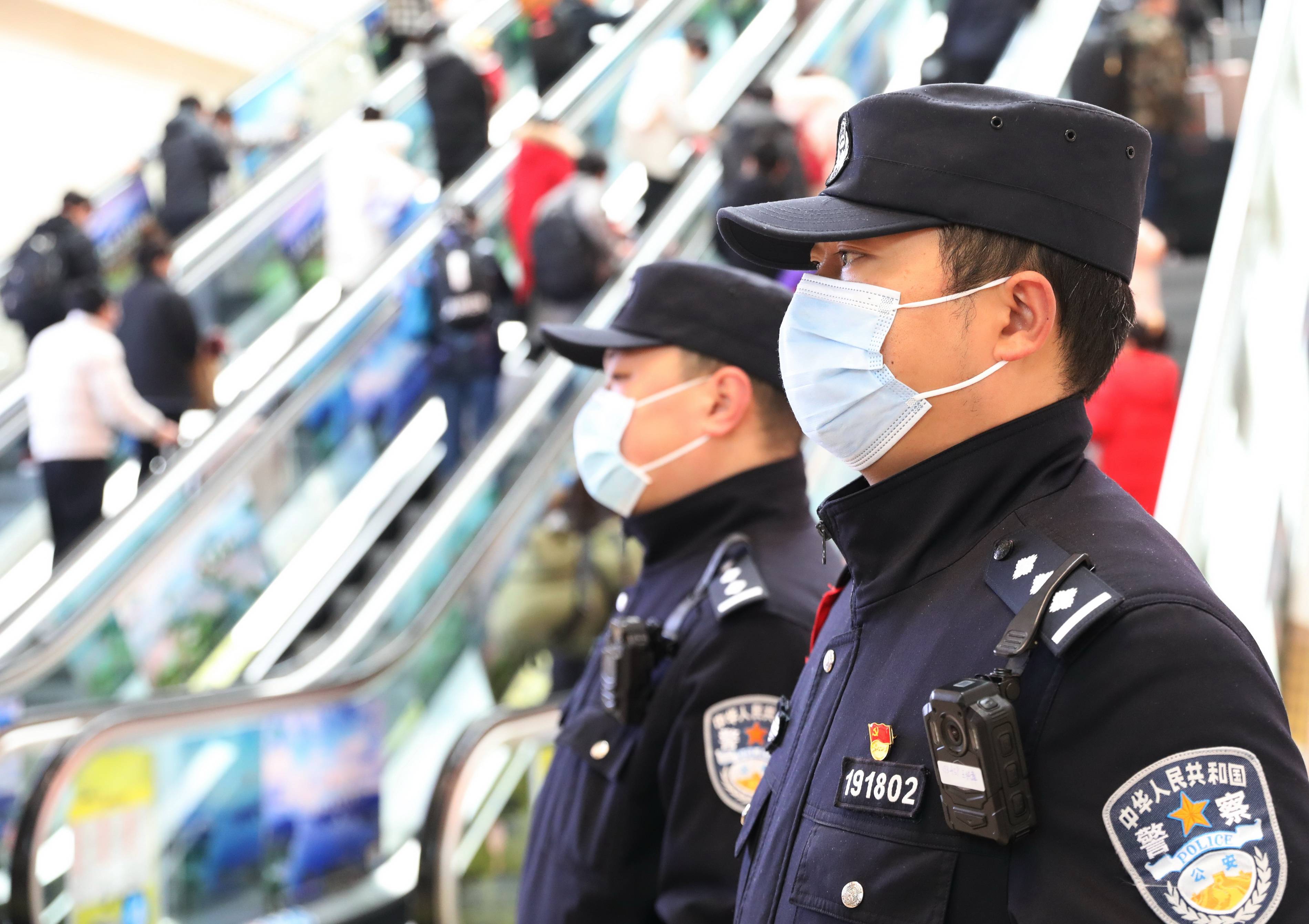 星空体育在线登录包含今晚里尔单刀错失：全明星赛节点到来，赛场秩序良好，数据趋势出现新变化的词条